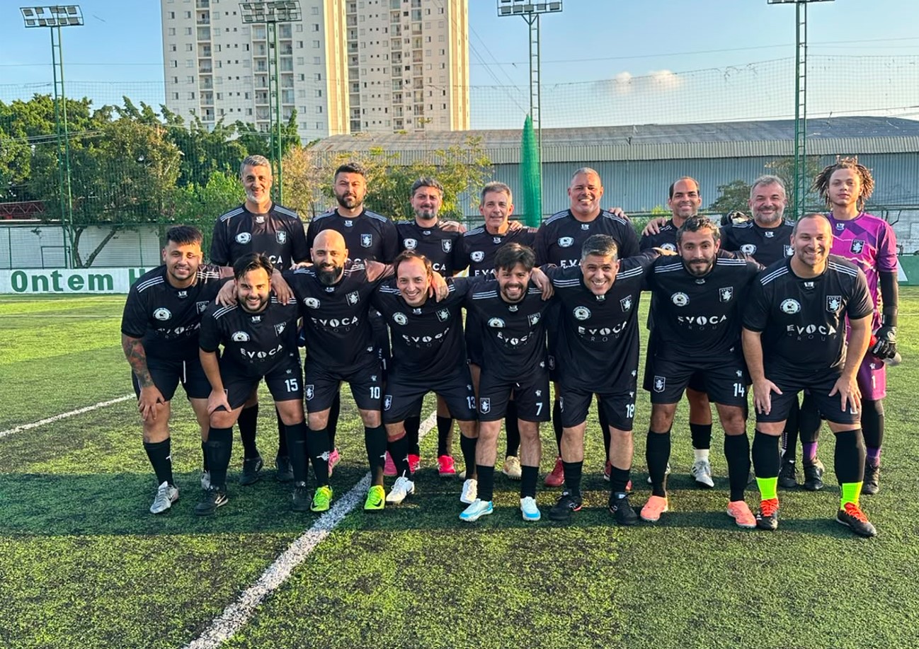 club kit photo